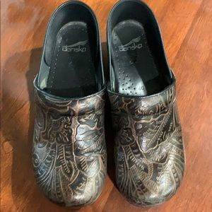 Dansko brown tooled leather